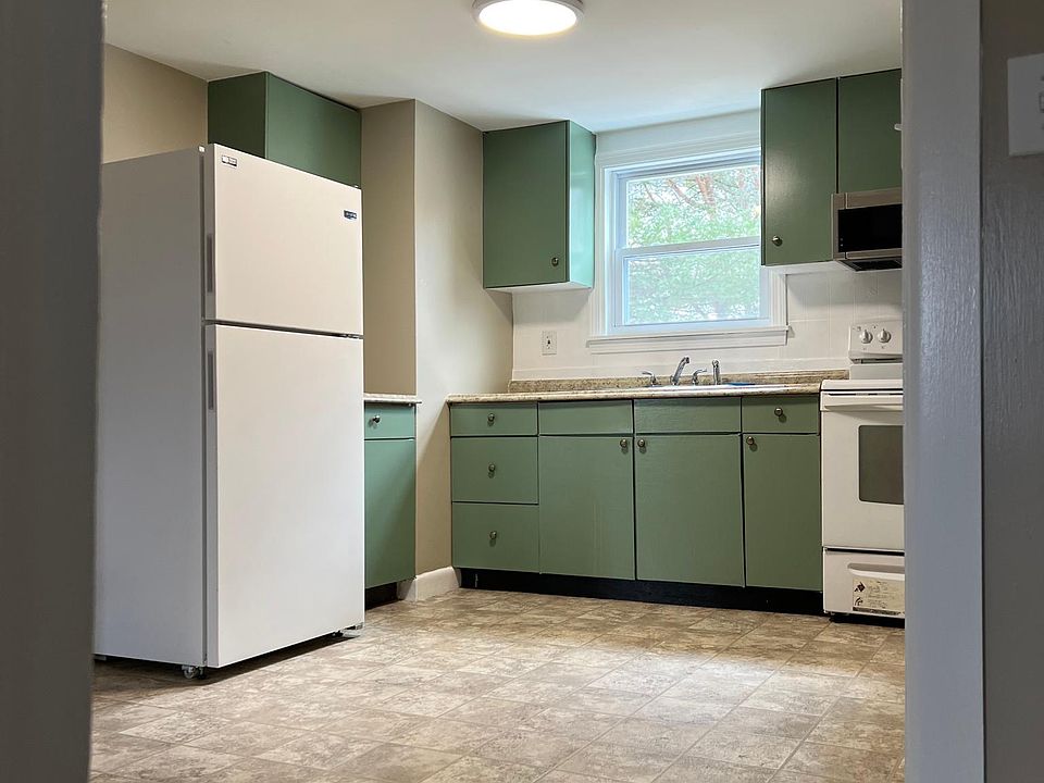 full kitchen