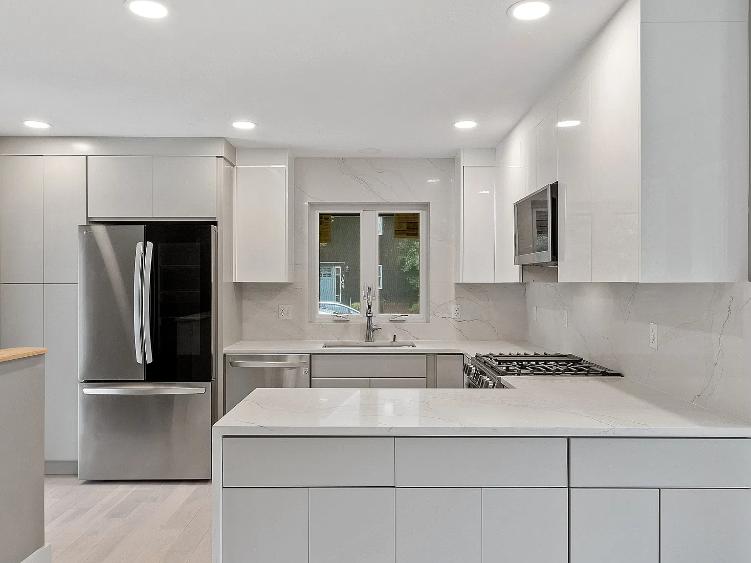 2 bed, 1129 sqft, $3,600 — Photo 3