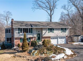 33 Arapaho Rd, Brookfield, CT 06804