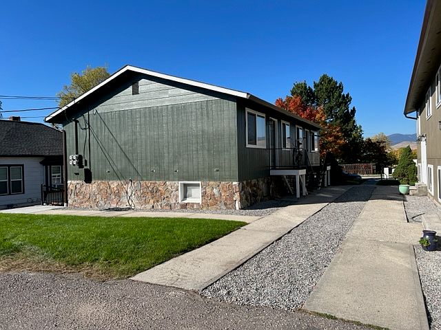 1st image of 1035 S 2nd St W #1