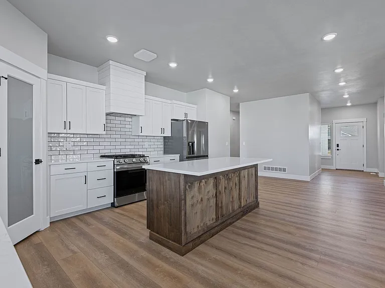 529 S Cutler Ave — Photo 7