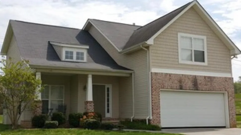 4 bed, 2.5 bath, 1971 sqft, $2,700 — Photo 1