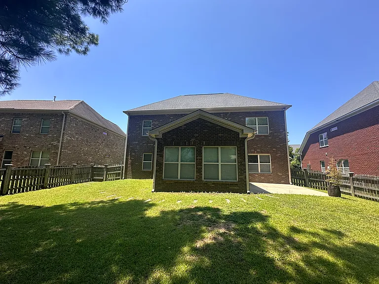 1185 Ashland Dr — Photo 18