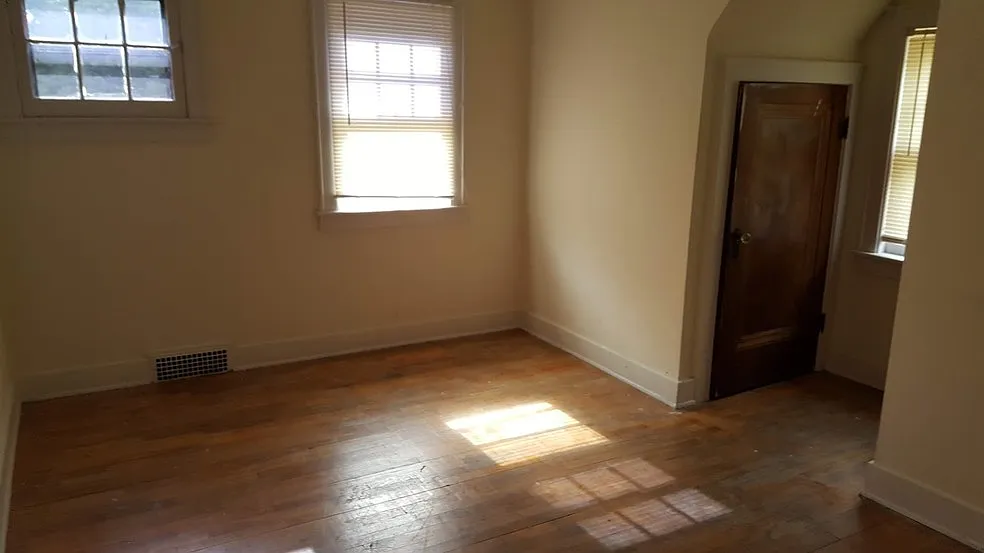 1004Cle — Photo 3