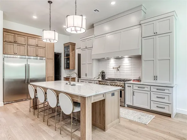 396 Old Creek Rd, Edmond, OK 73034