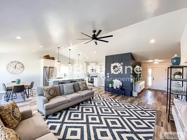 6389 Maggie Dr — Photo 4