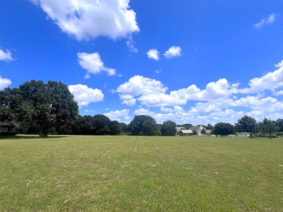 1st image of Pecan Glen Rd