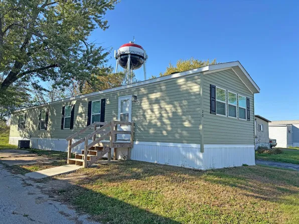 613 Polk St #20, De Soto, IA 50069