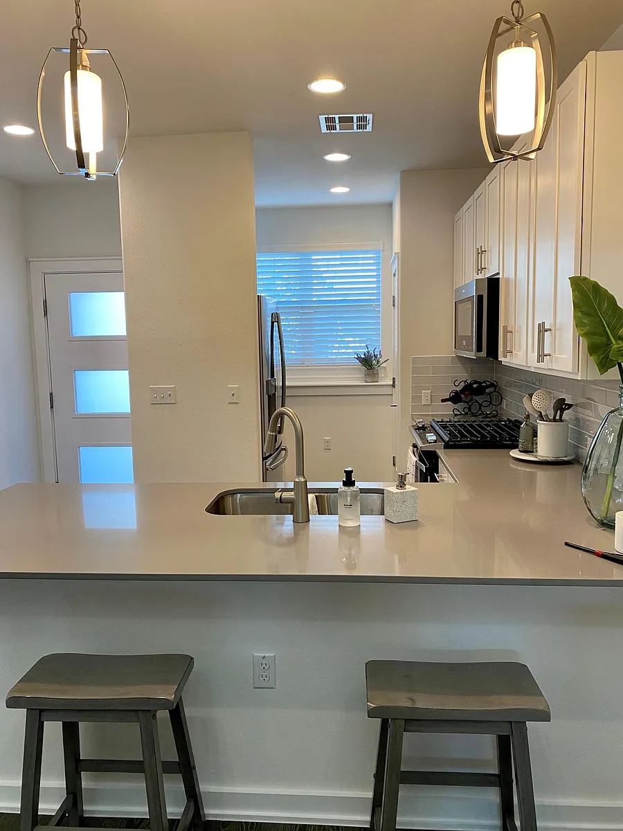 stainless steel appliances - 6800 Menchaca Rd