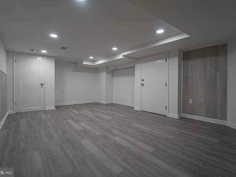 2410 Wharton St #1 — Photo 36