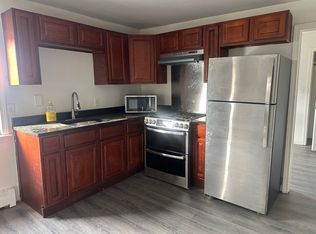 14 2nd St #3, Lowell, MA 01850