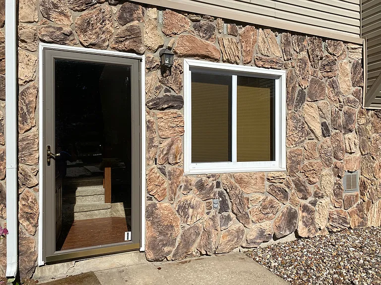 1505 Bishop Dr #H — Photo 1