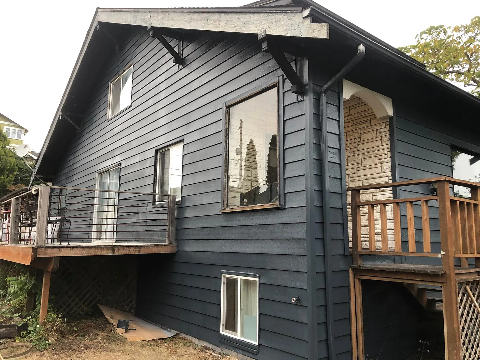 5047 40th Ave SW — Photo 1