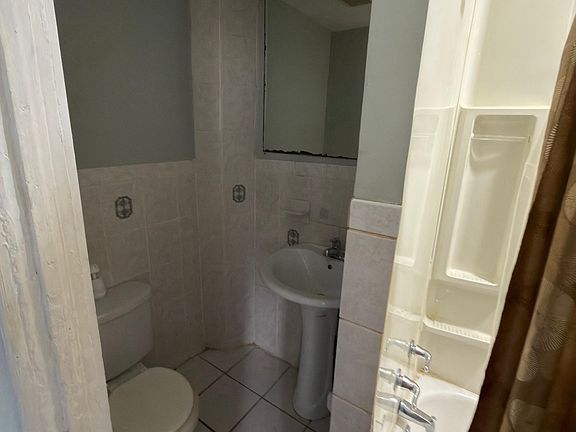 5th image of 44 Clerk St #1