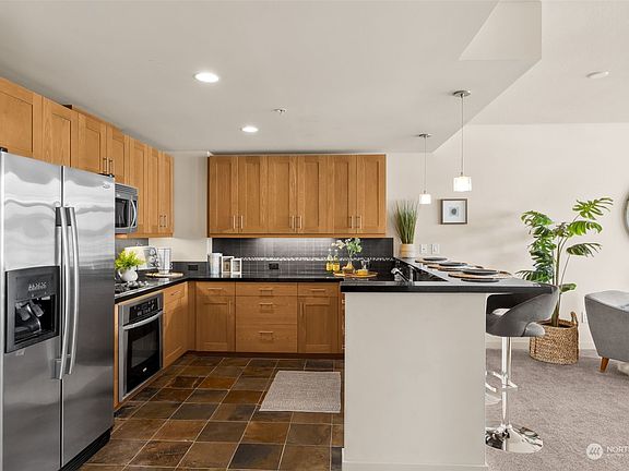 5th image of 1515 Dock Street #618
