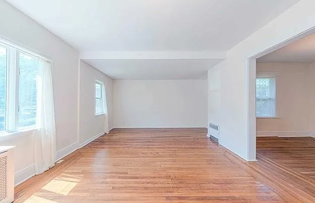 Building Photo - 313 Elm Pl