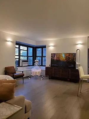 Rented by LoHo Realty | media 18