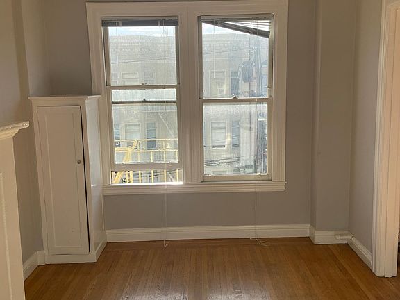 4th image of 2330 Larkin St APT 30
