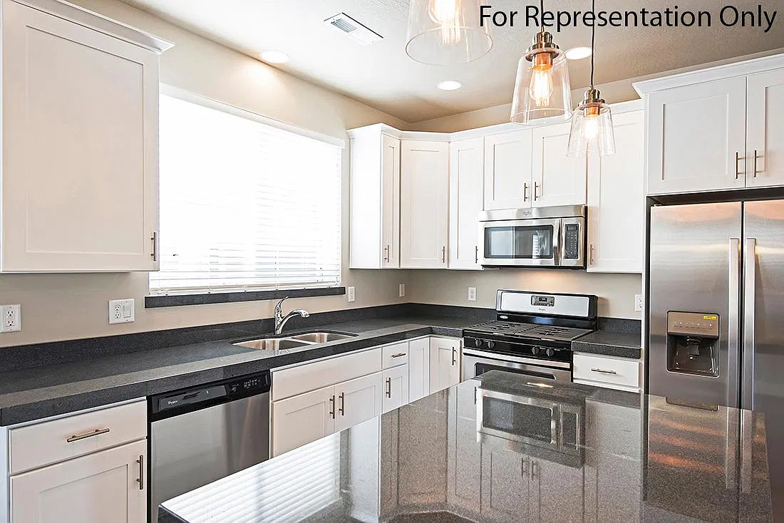 3 bed, 1900 sqft, $2,500 — Photo 2