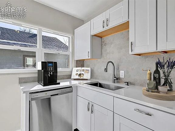 5th image of 1919 N Corona St