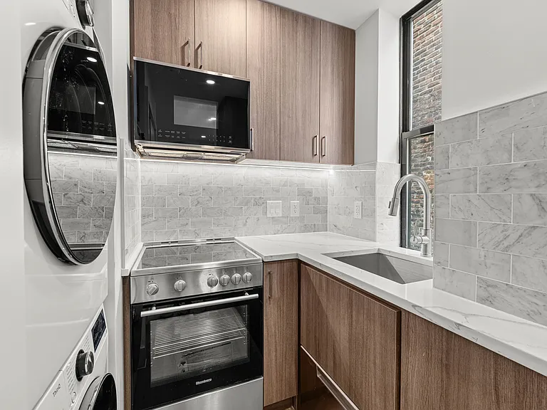 236 W 15th St #56 — Photo 2