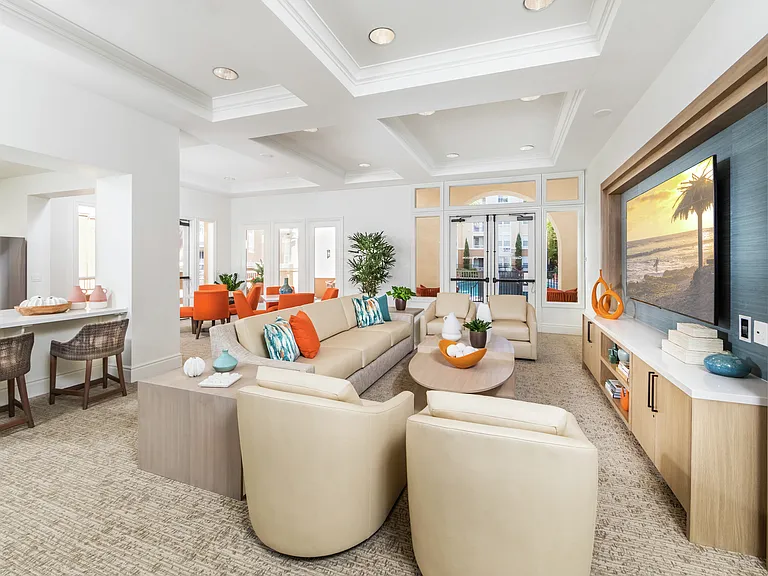 La Jolla Palms Apartment Homes — Photo 9