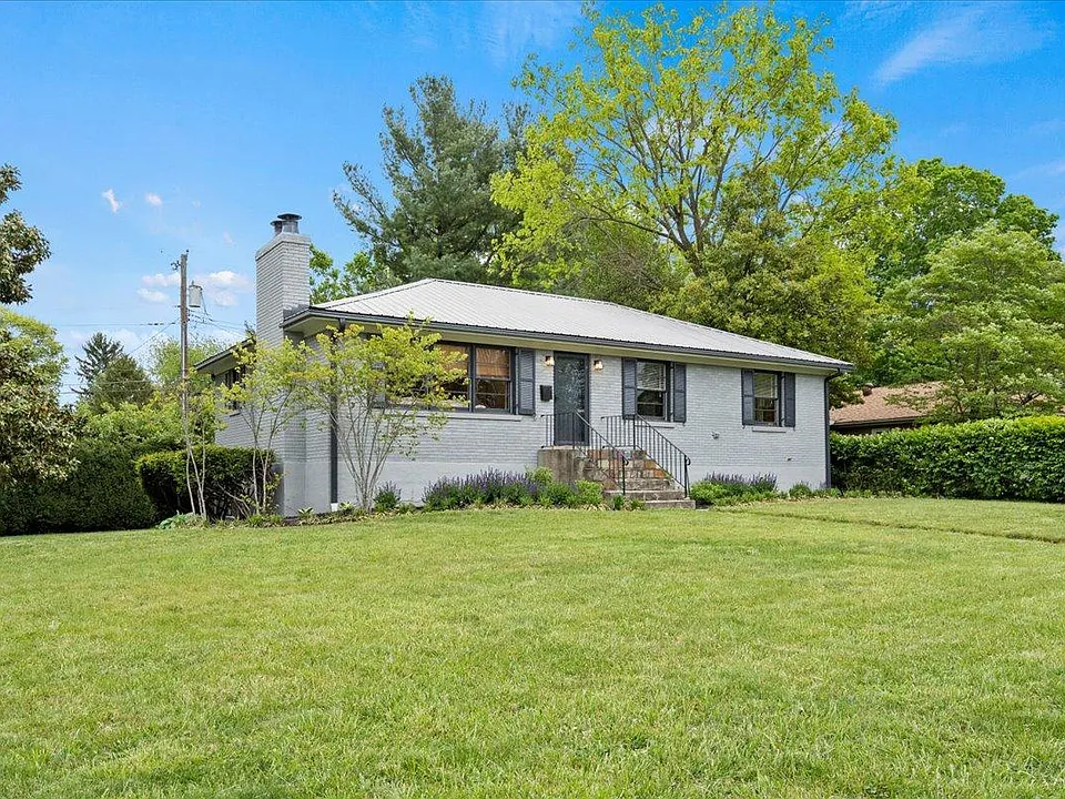 1900 Alexandria Dr