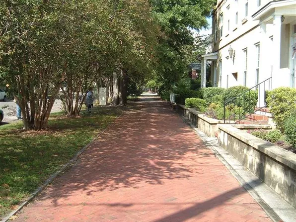 410 1/2 E Hall St, Savannah, GA 31401