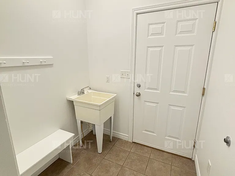 172 Scott Cir — Photo 24
