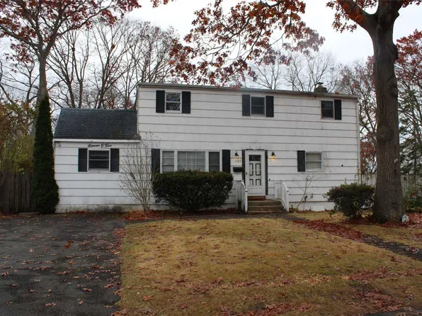 1105 Namdac Avenue, Bay Shore, NY 11706