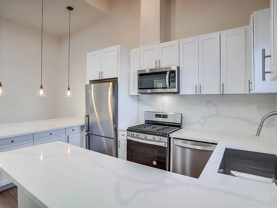115 N Eastwood Ave