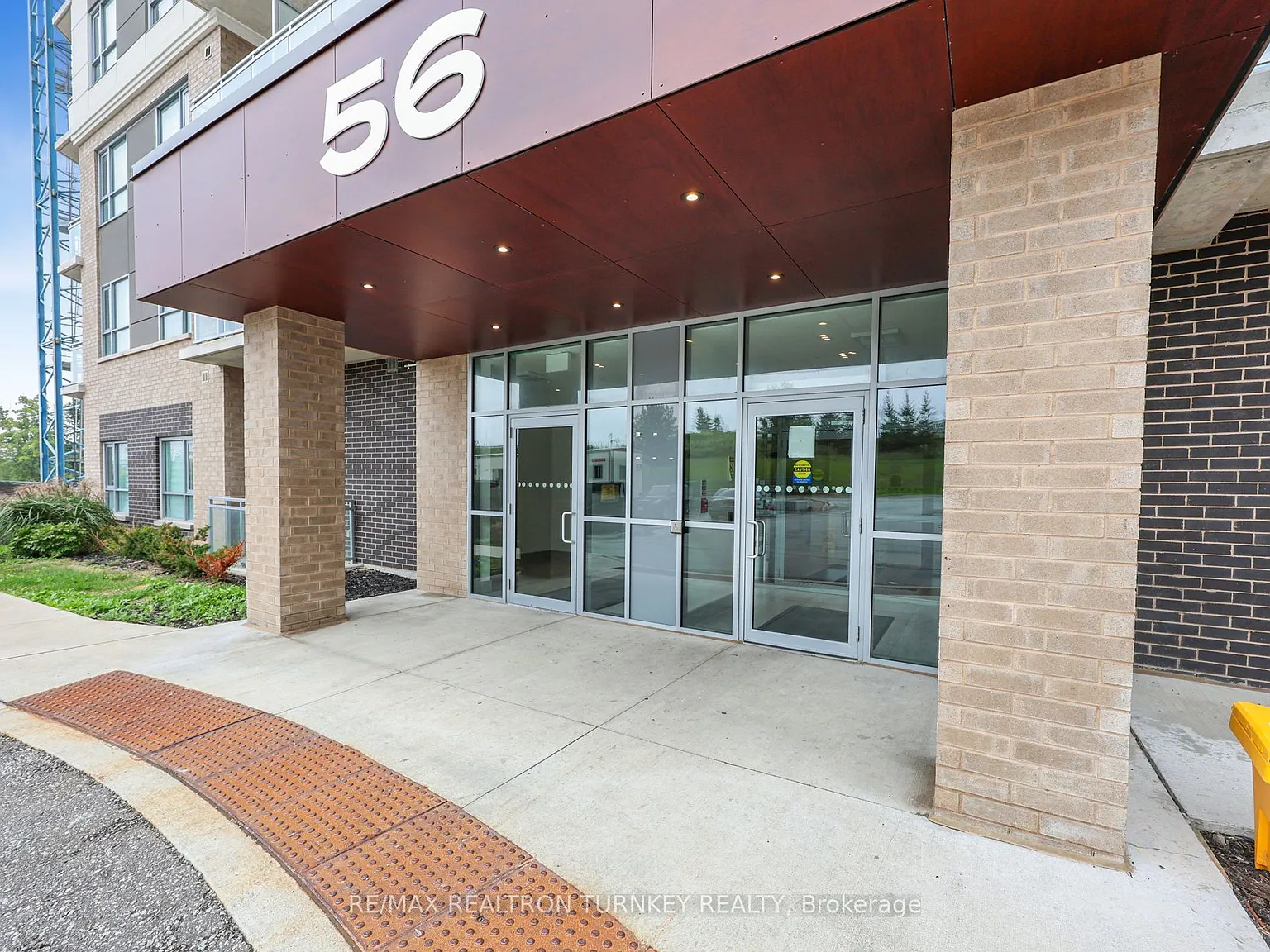 Lakevu Condos Phase 2 — Photo 2