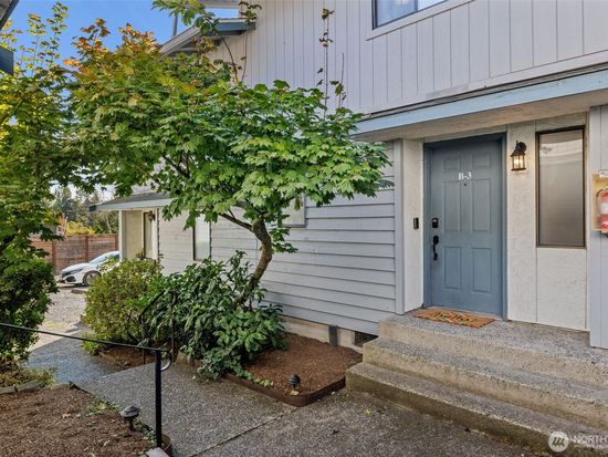 19230 15th Avenue NE #B3, Shoreline, WA 98155