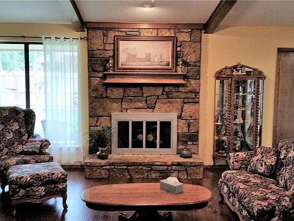 2nd image of 3201 Crown Feathers Dr