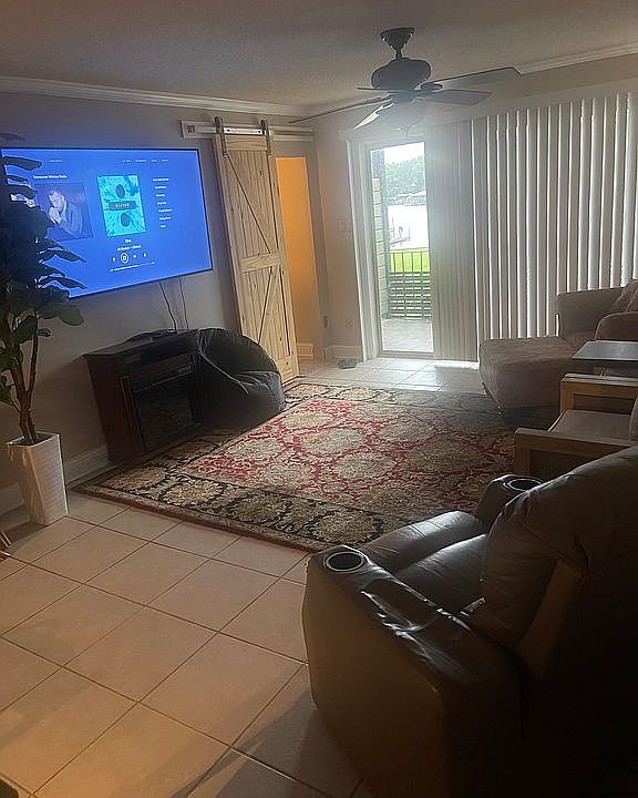 1st image of 215 Riverbend Dr #215
