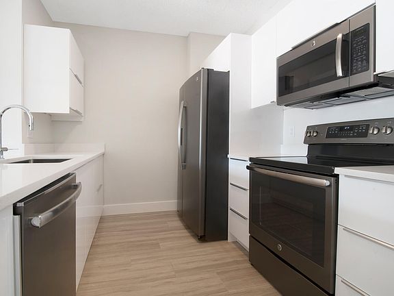 4th image of 630 S Sapodilla Avenue #Ph20