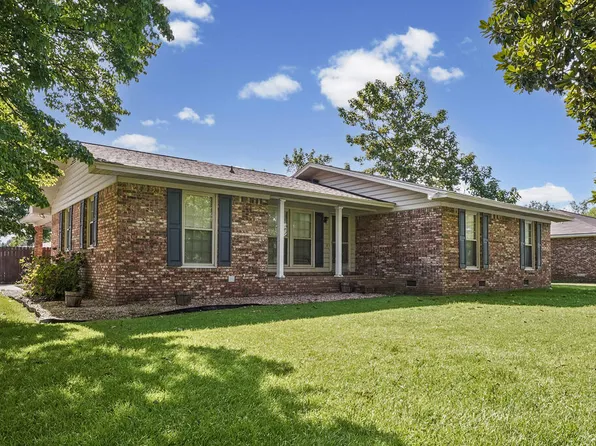 106 Cannon Dr, Leesburg, GA 31763
