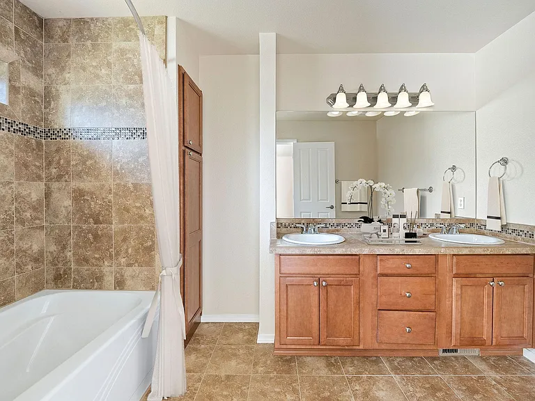 The Park Townhomes — Photo 24