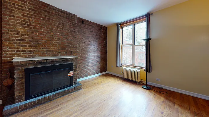 Rented by Bond New York | media 23