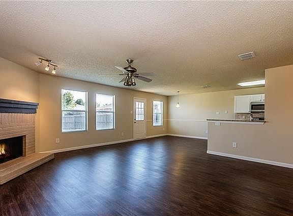 2nd image of 1507 Coral Reef Ln