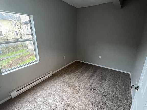 2nd image of 574 Pennsylvania Ave #3