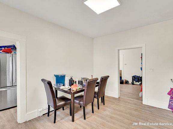 2nd image of 20 Ashford St #20