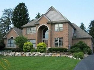7253 Forest Way Ct, Brighton, MI 48116