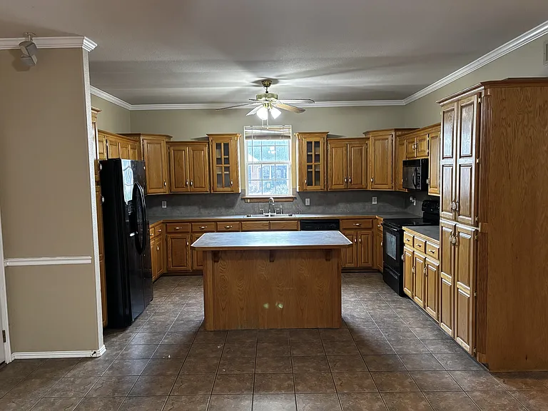 104 Cheyenne Ln — Photo 7