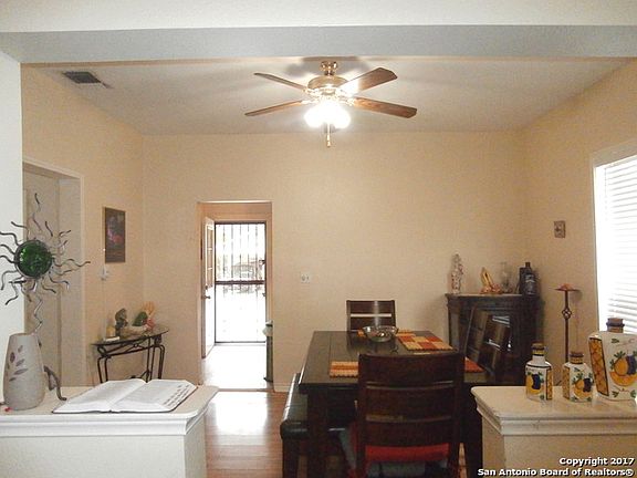 5th image of 4815 S Flores St
