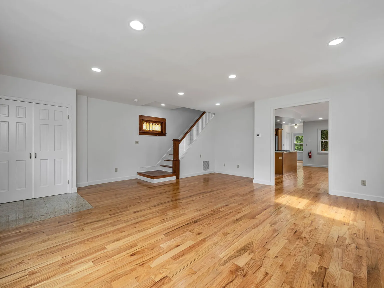 4 bed, 2536 sqft, $4,750 — Photo 3