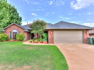 1700 Gray Fox Dr, Edmond, OK 73003