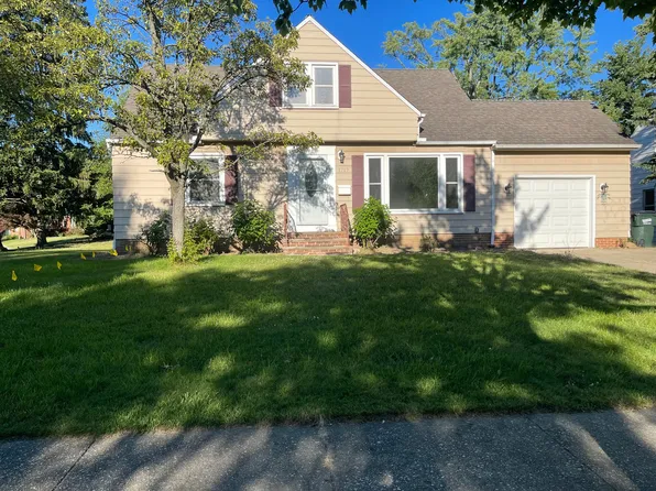 1717 Gilbert Dr, Mayfield Heights, OH 44124