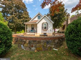 2 Clover Ln, Wayne, PA 19087