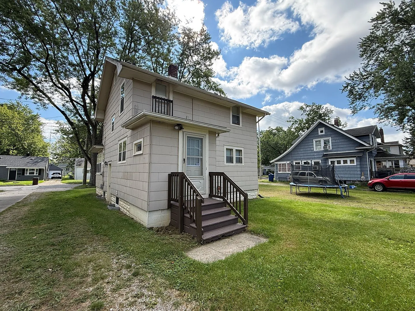 Well-Maintained 3-Bedroom Single-Family Home — Photo 2